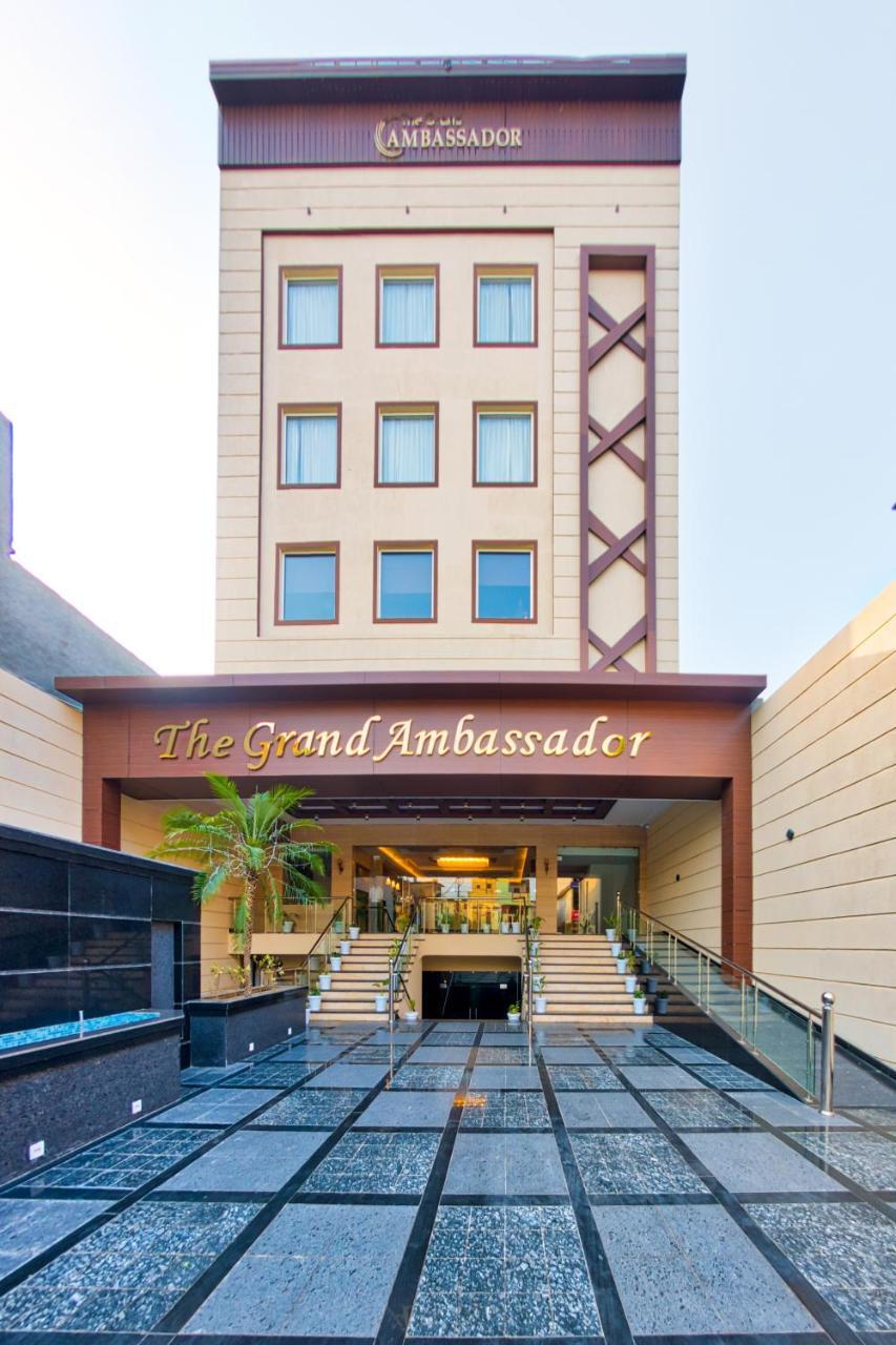 The Grand Ambassador Hotel Phagwāra Exterior photo